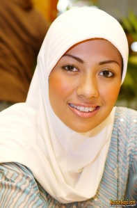 Profil Biografi Biodata Foto Pernikahan Soraya Abdullah Sebelum Bercadar Berhijab